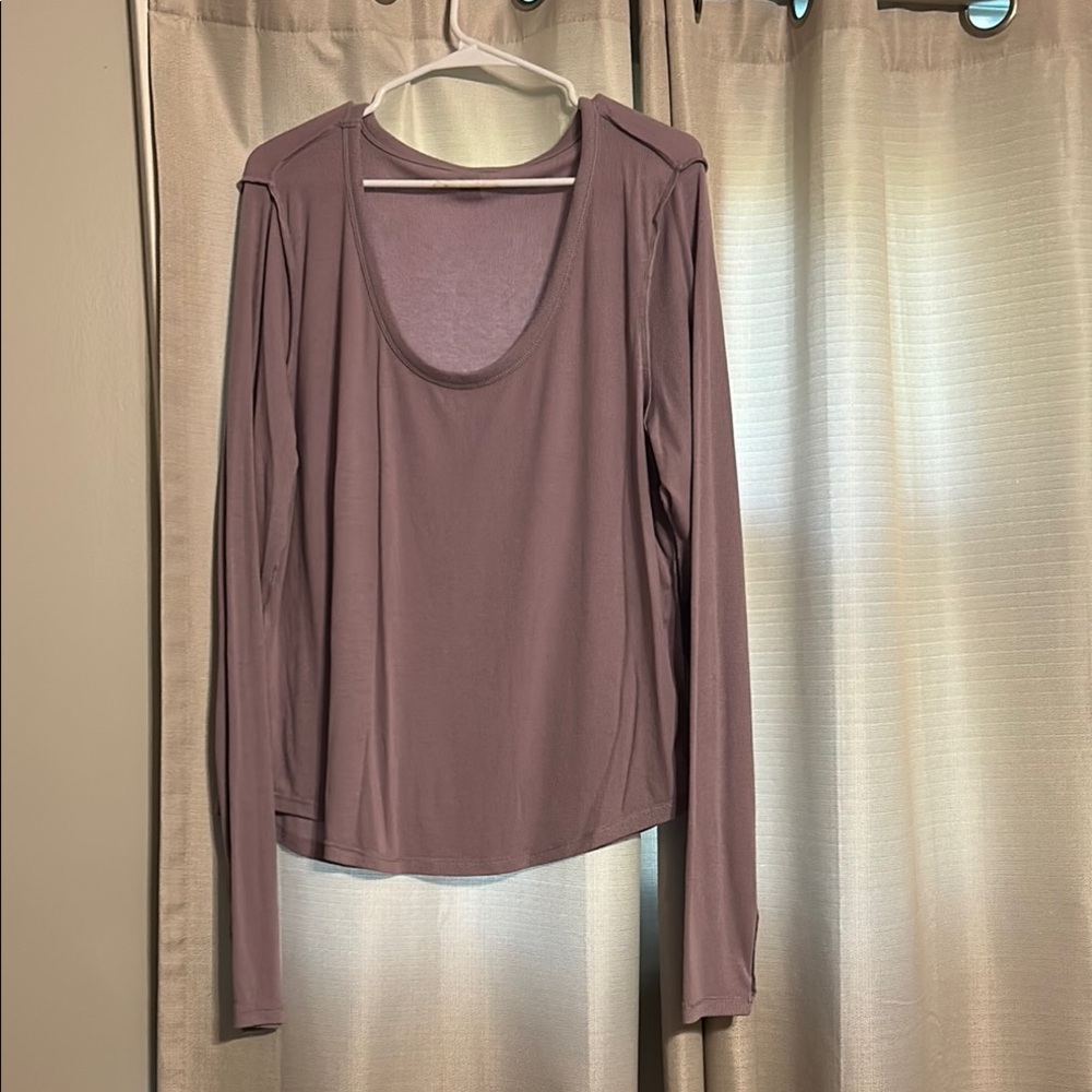 Women's Long Sleeve Top in Mauve